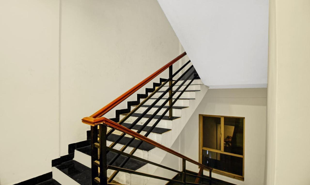 Itsy Hotels Transit Express Καλκούτα Εξωτερικό φωτογραφία